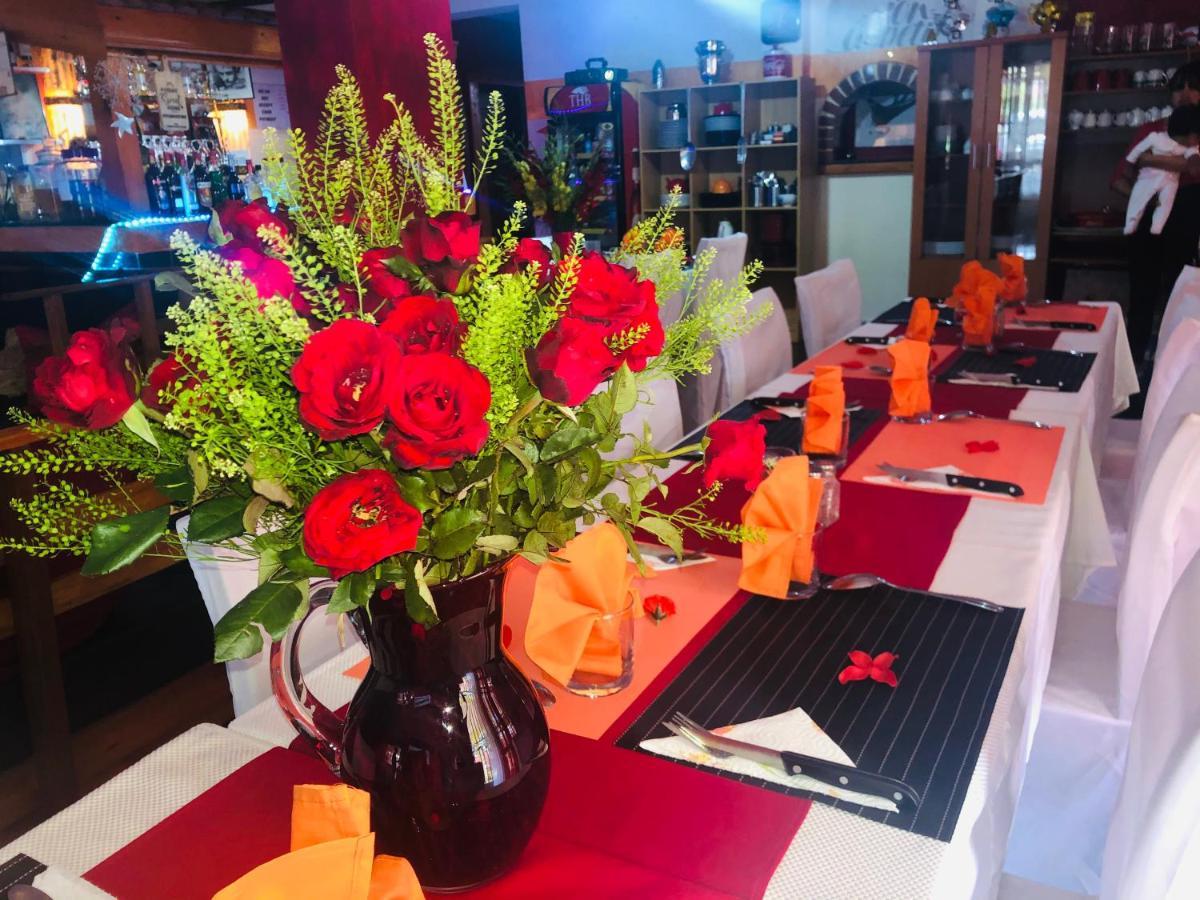 Talata-maty Petite Flower Guest House מראה חיצוני תמונה