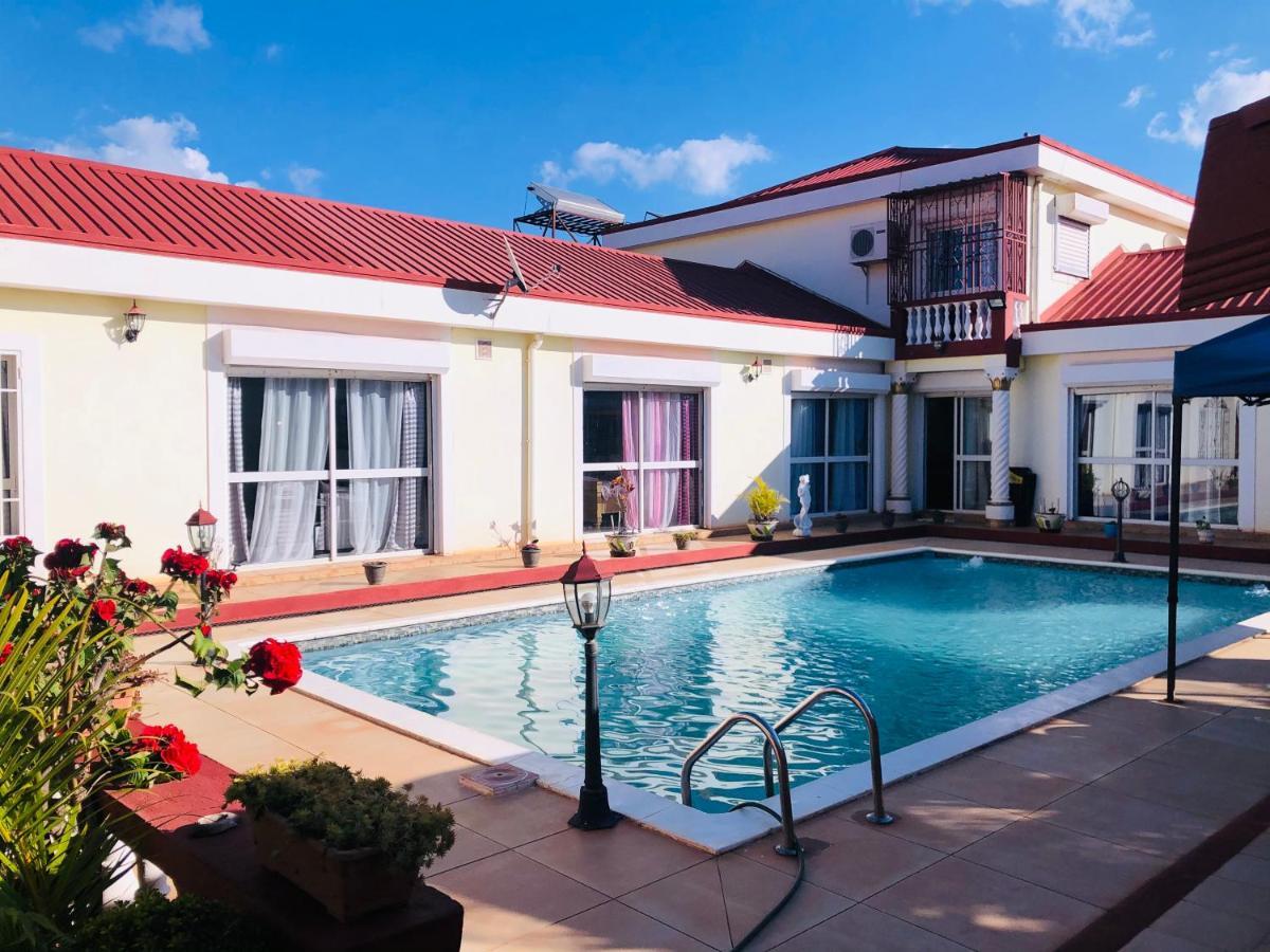 Talata-maty Petite Flower Guest House מראה חיצוני תמונה