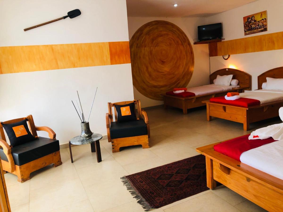 Talata-maty Petite Flower Guest House מראה חיצוני תמונה