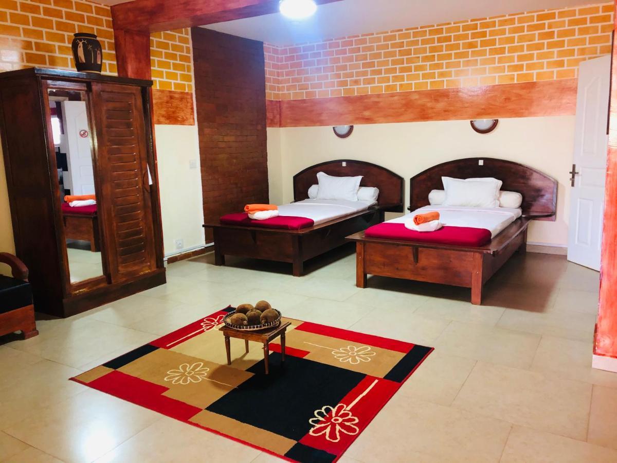 Talata-maty Petite Flower Guest House מראה חיצוני תמונה