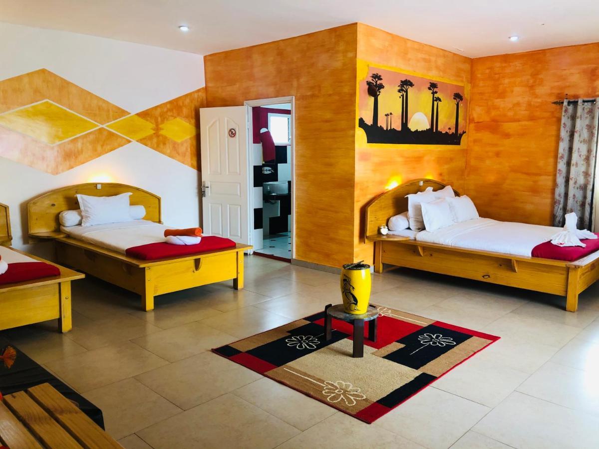 Talata-maty Petite Flower Guest House מראה חיצוני תמונה