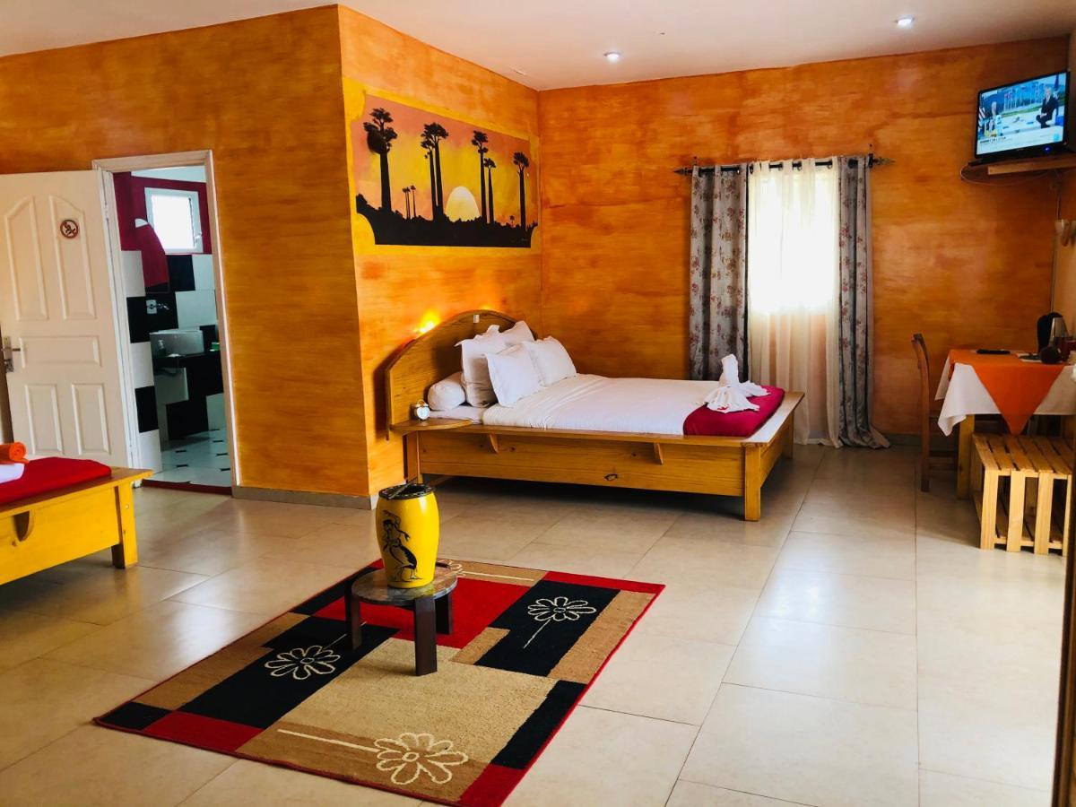 Talata-maty Petite Flower Guest House מראה חיצוני תמונה