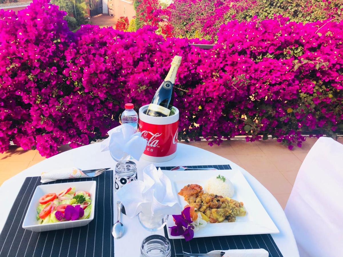 Talata-maty Petite Flower Guest House מראה חיצוני תמונה