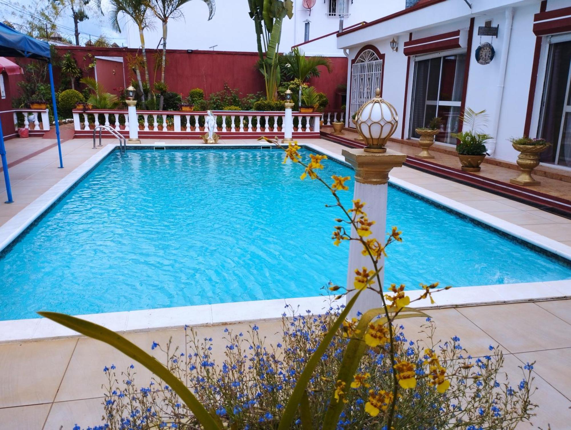 Talata-maty Petite Flower Guest House מראה חיצוני תמונה