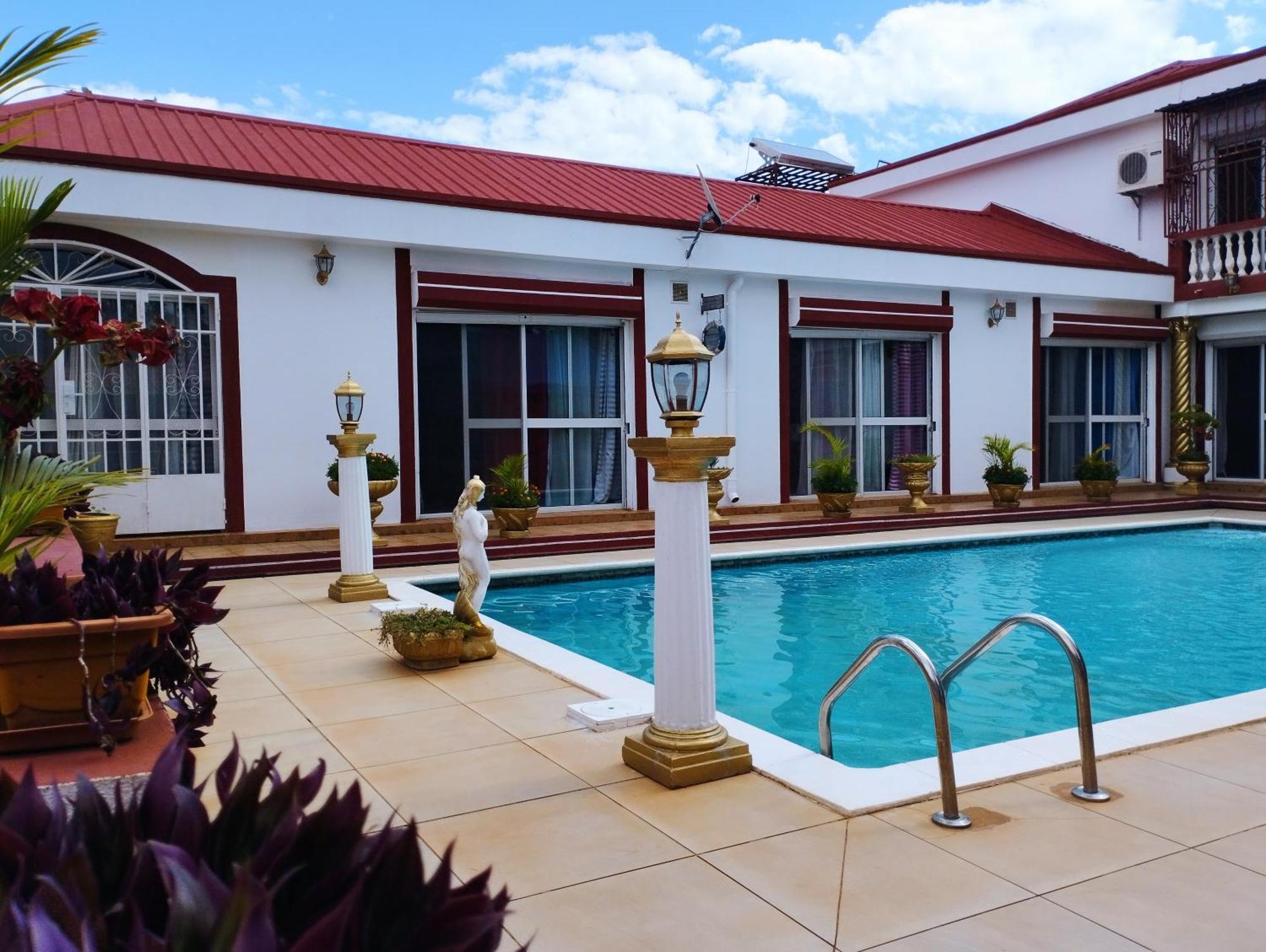 Talata-maty Petite Flower Guest House מראה חיצוני תמונה