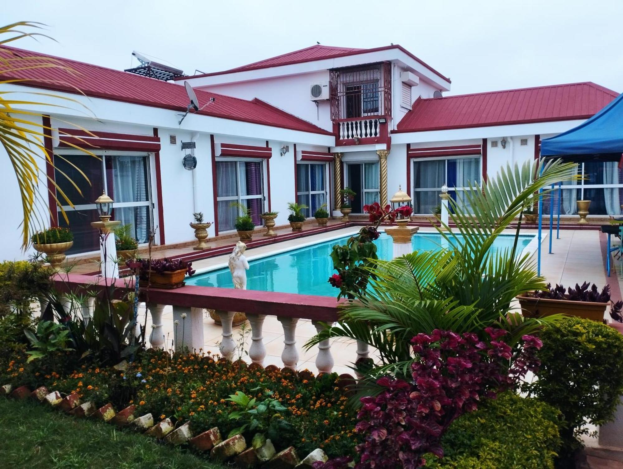 Talata-maty Petite Flower Guest House מראה חיצוני תמונה