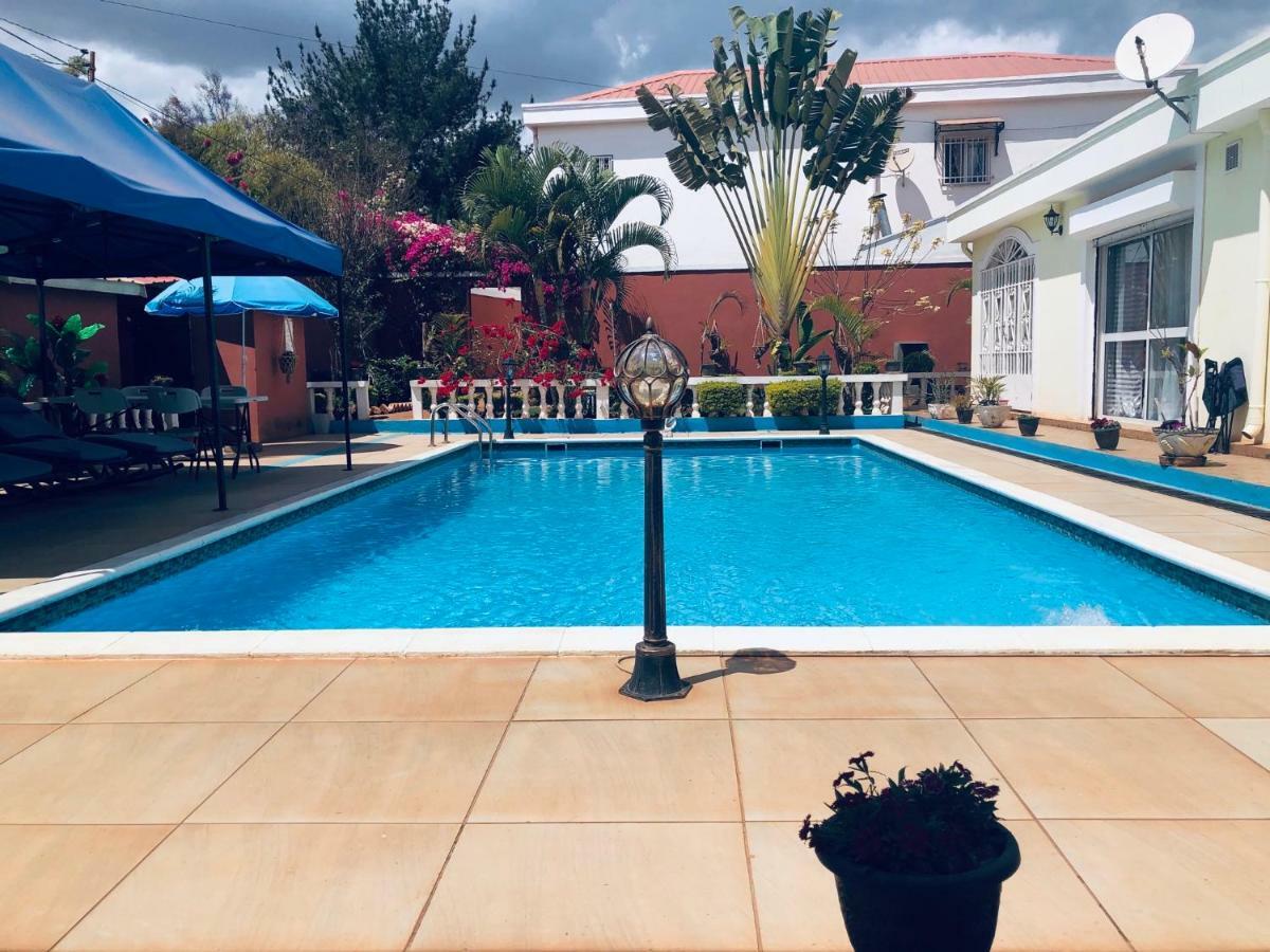 Talata-maty Petite Flower Guest House מראה חיצוני תמונה